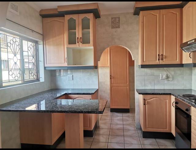 3 BEDROOM HOUSE FOR SALE IN CRAIGIEBURN